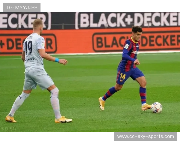 尤文图斯与巴萨对决精彩回顾球迷热议战术与表现分析